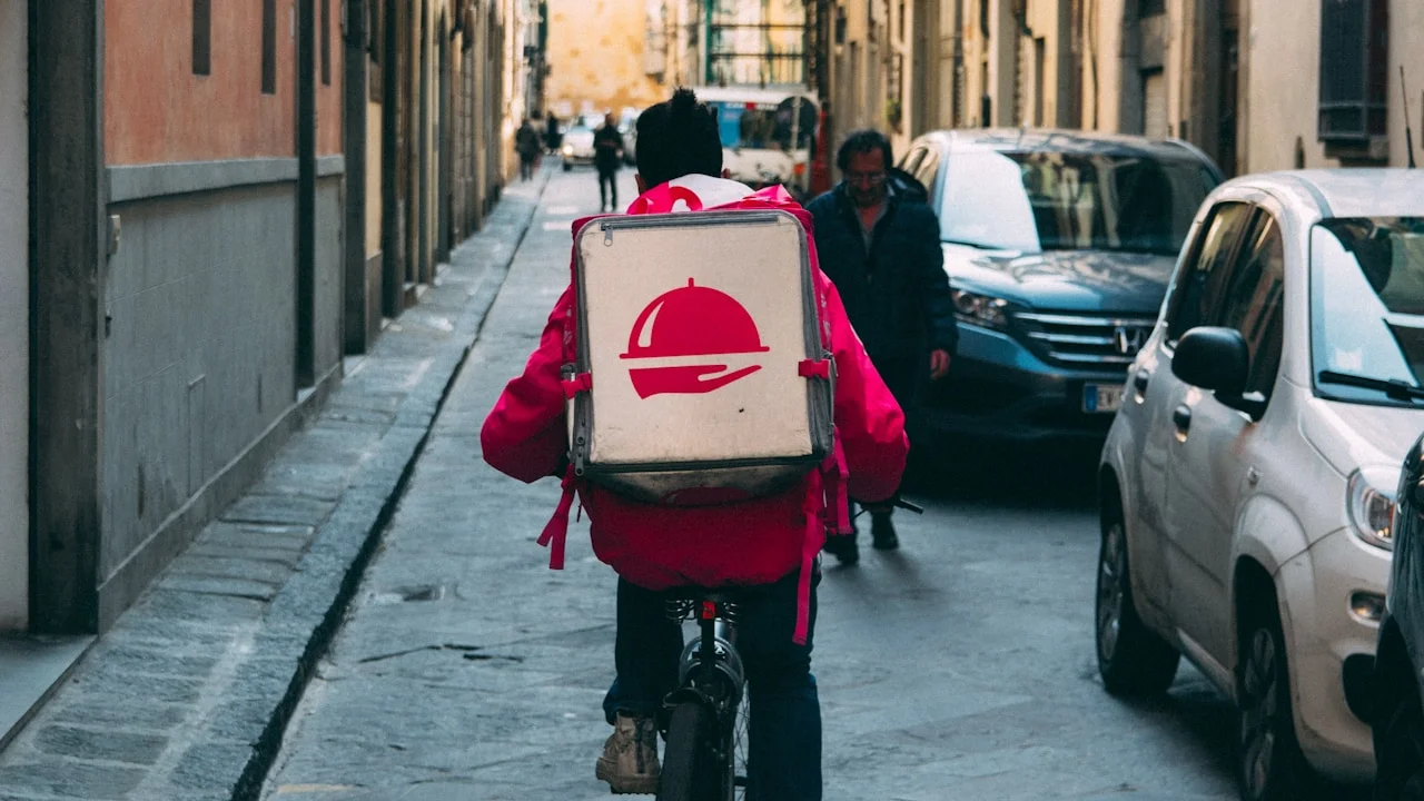 Delivery in Proprio: Come Fare Consegne Senza Piattaforme (e Tenere il 100% del Margine)