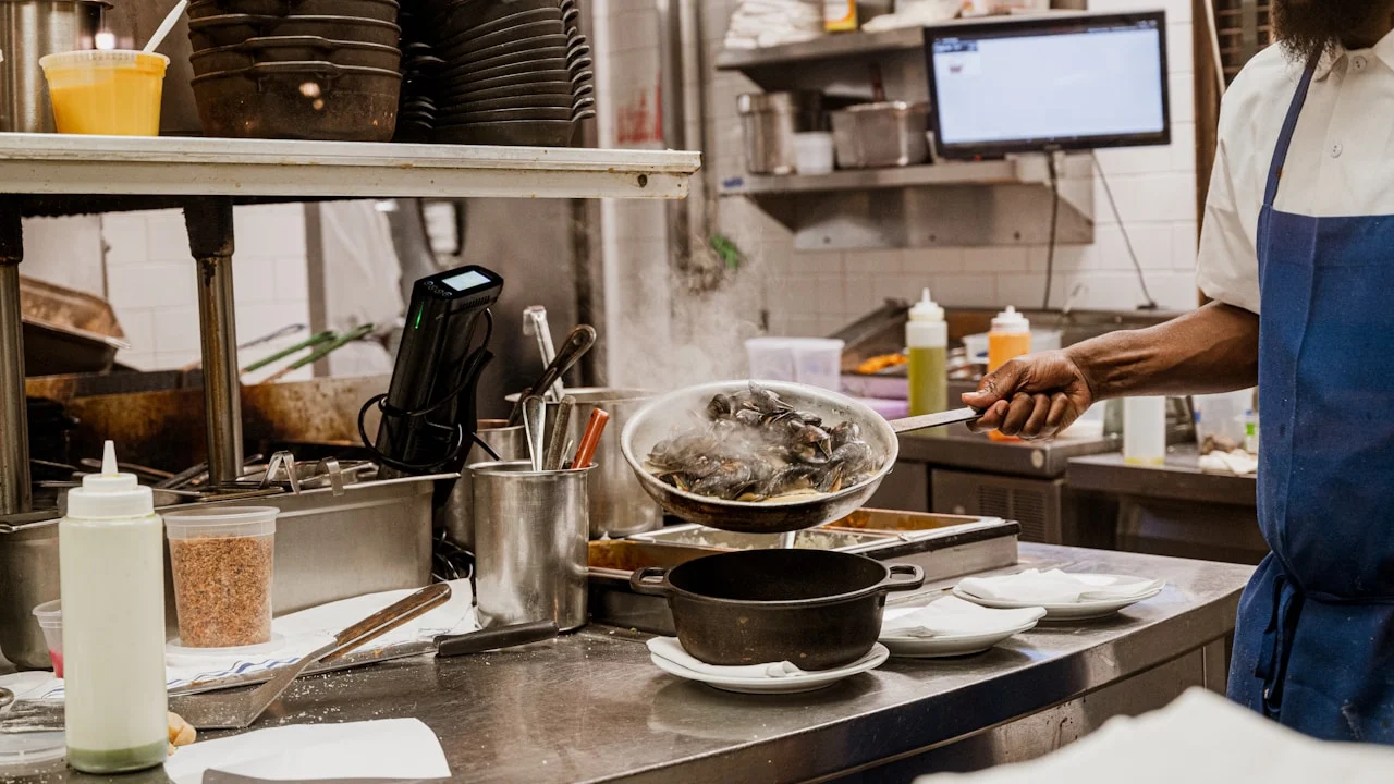 Tracciabilità Alimentare Ristorante: Obblighi, Sanzioni e Registro Fornitori